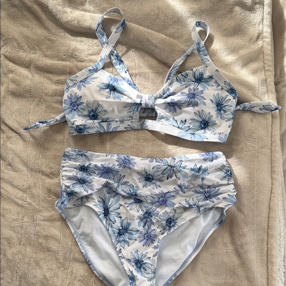 Cupshe Blue Floral Bikini Set